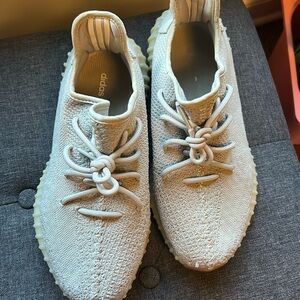 Yeezy 350 V2 sesame